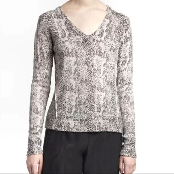 ATM Anthony Thomas Melillo Black Cream Snakeskin Cashmere V-Neck Sweater Small - Picture 1 of 8